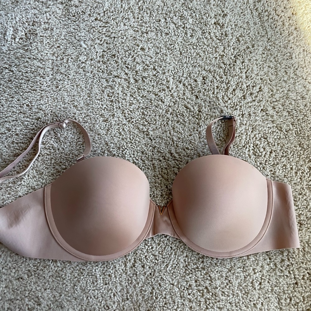 Victoria’s Secret 34D push up bra